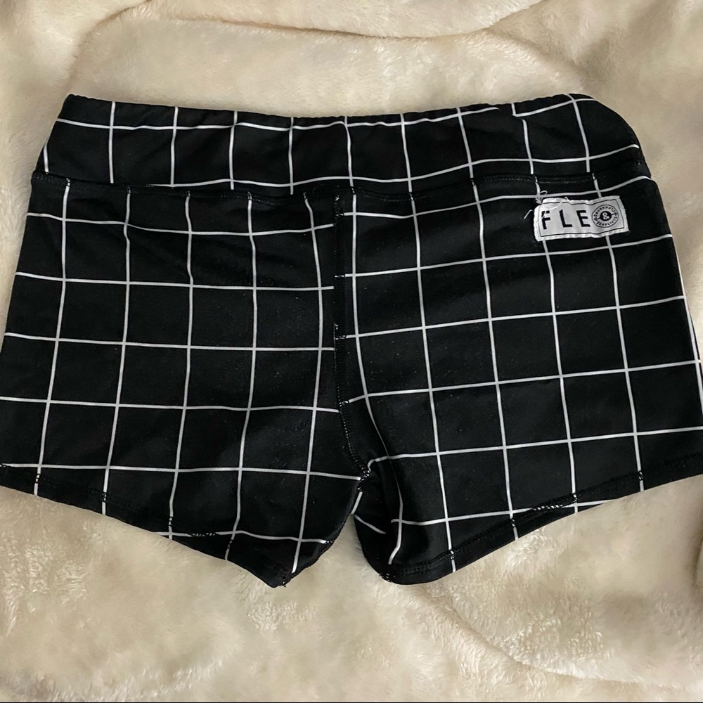 Fleo Shorts